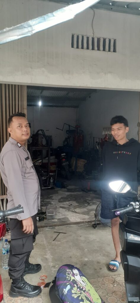 Bhabinkamtibmas Polsek Saketi Ajak Warga Wujudkan Kamtibmas Kondusif 9 WhatsApp Image 2024 05 23 at 22.04.00