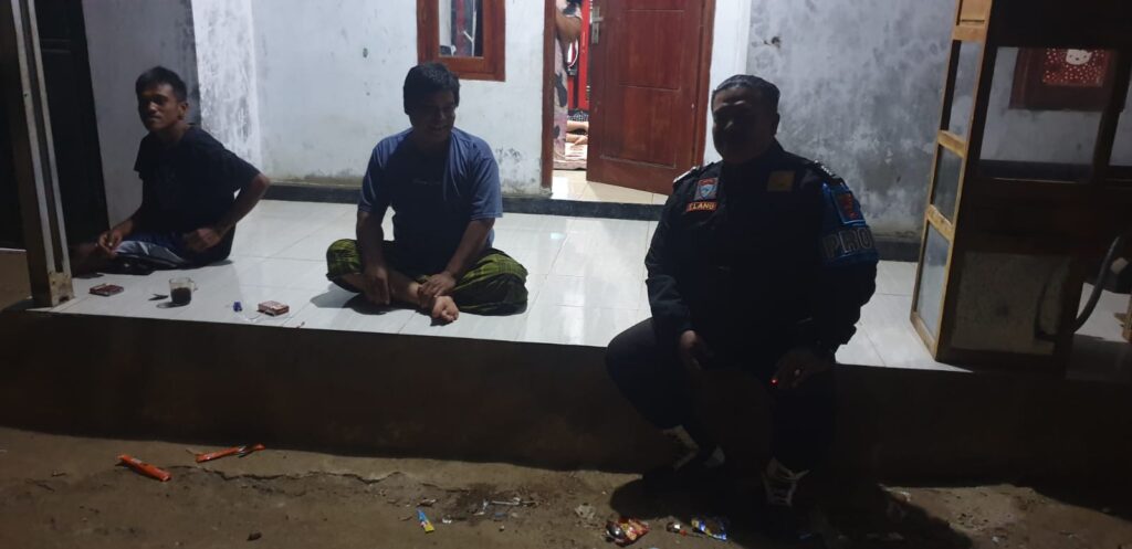 Polsek Picung Polres Pandeglang Sambangi Desa Binaan Antisipasi Kriminalitas 1 WhatsApp Image 2024 05 24 at 00.48.48