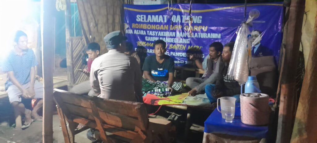 Personil Polsek Picung Polres Pandeglang Laksanakan Patroli Malam Hari untuk Menjaga Kamtibmas 4 WhatsApp Image 2024 05 25 at 02.28.06