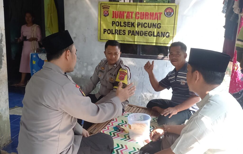 Polsek Picung Polres Pandeglang Gelar Program Jumat Curhat dengan Masyarakat Desa Ciherang 9 WhatsApp Image 2024 05 25 at 02.28.51