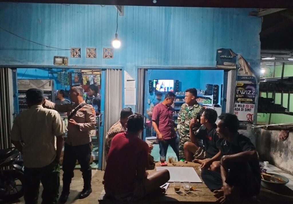 Anggota Piket Polsek Angsana Polres Pandeglang Laksanakan Patroli Dialogis Cegah Kriminalitas 5 WhatsApp Image 2024 05 26 at 05.48.36