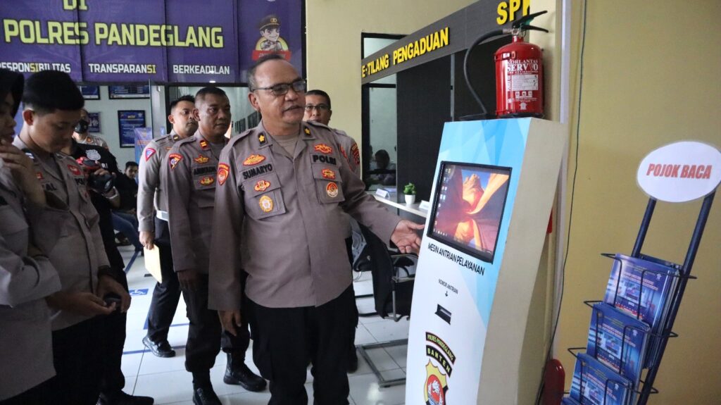 Polres Pandeglang Terima Kunjungan Supervisi Pelayanan Publik dan Beyond Trust T.A. 2024 5 WhatsApp Image 2024 05 27 at 11.41.35