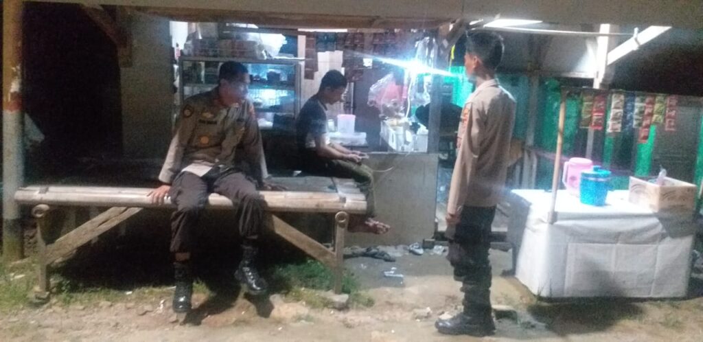 Kapolsek Angsana Polres Pandeglang Pimpin Patroli Dialogis di Desa Angsana 2 WhatsApp Image 2024 05 28 at 19.55.18