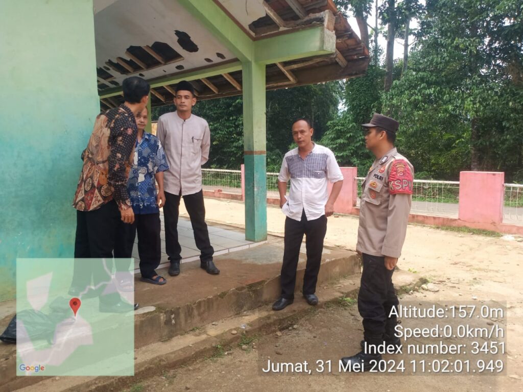 Polsek Menes Gelar Patroli Dialogis Ciptakan Rasa Aman Masyarakat 7 IMG 20240601 WA0087