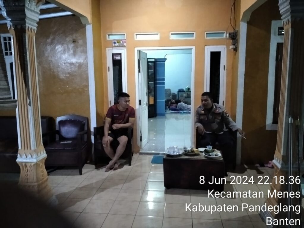 Polsek Menes Polres Pandeglang Gelar Patroli Dialogis dan Sambang Malam di Pemukiman Warga 8 IMG 20240609 WA0040