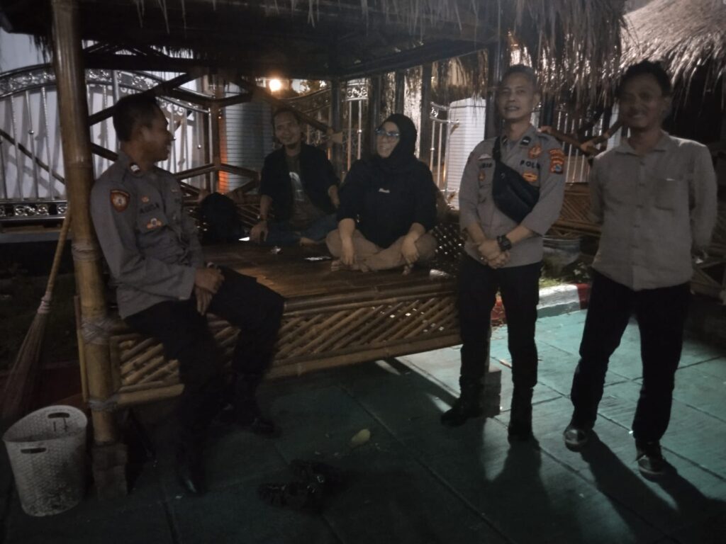 Kegiatan Patroli Polsek Cadasari di Kelurahan Cigadung dan Silaturahmi kepada Warga 1 WhatsApp Image 2024 06 12 at 09.52.43