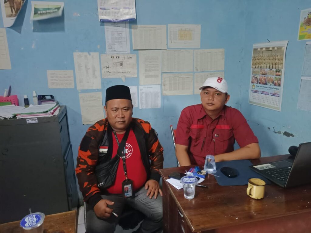 Kanit Intel Polsek Cibaliung Sambangi Tokoh Pemuda Desa Sukajadi, Sampaikan Pesan Harkamtibmas 2 WhatsApp Image 2024 06 14 at 12.30.01
