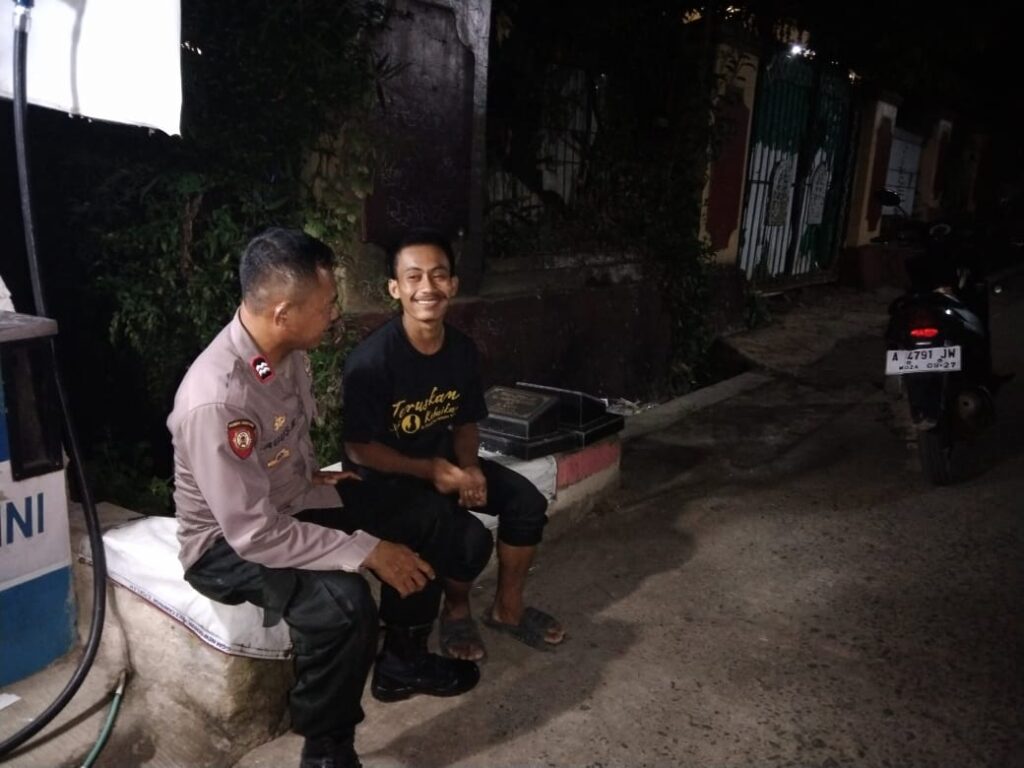 Patroli Polsek Cadasari Meningkatkan Keamanan Warga di Malam Hari 1 WhatsApp Image 2024 06 16 at 09.03.34