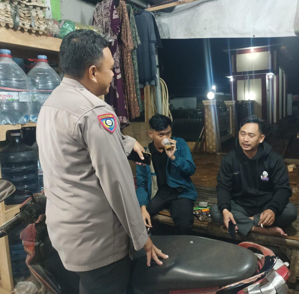 Polsek Bojong Polres Pandeglang Gelar Patroli Malam Guna Mencegah C3 di Wilayah Hukum Polsek Bojong 5 WhatsApp Image 2024 06 24 at 08.02.29