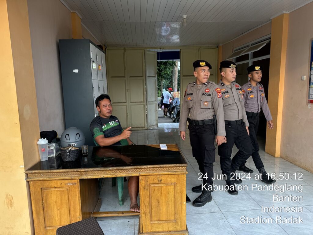 Sat Samapta Polres Pandeglang Sambangi Pengelola Stadion Badak, Sampaikan Pesan Kamtibmas 4 WhatsApp Image 2024 06 24 at 19.15.05