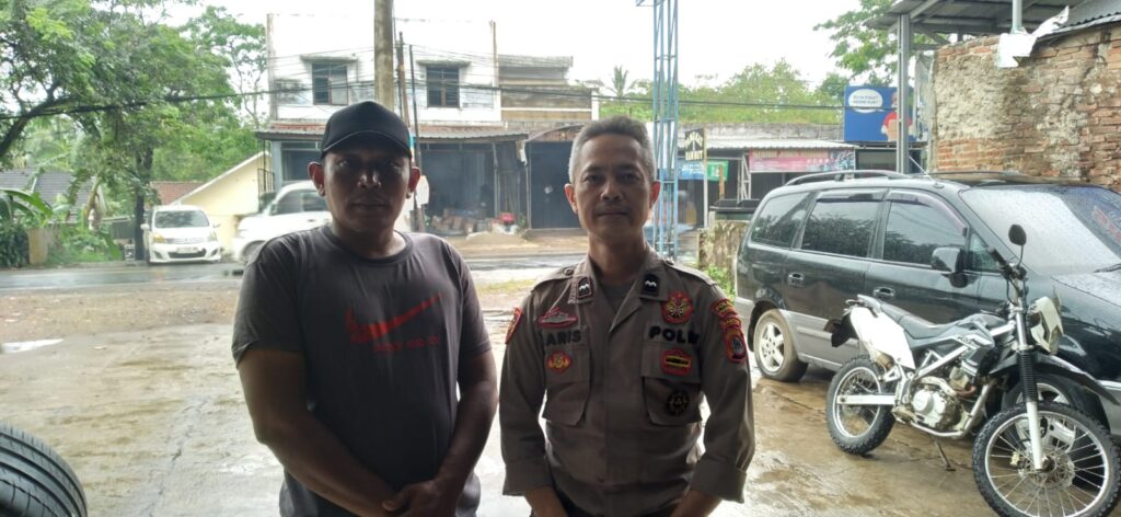 Bhabinkamtibmas Polsek Cadasari Aipda Ibnu Haris Laksanakan Sambang Rutin kepada Masyarakat 1 WhatsApp Image 2024 06 27 at 09.32.53