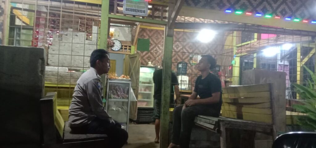 Polsek Cikedal Sambangi Tukang Ojek Pangkalan, Jalin Silaturahmi dan Berikan Himbauan Kamtibmas 9 WhatsApp Image 2024 06 28 at 00.50.06
