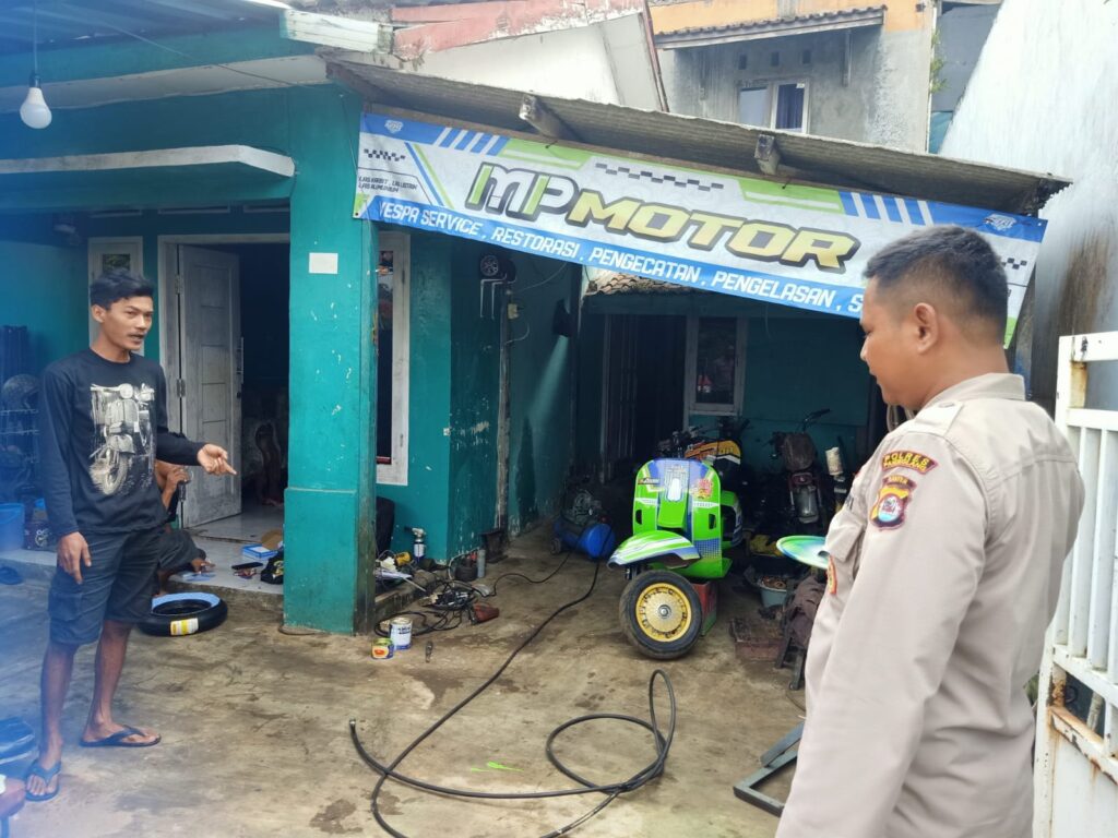 Kegiatan Sambang Kanit Binmas Polsek Cadasari ke Bengkel Motor 7 WhatsApp Image 2024 06 28 at 08.22.34
