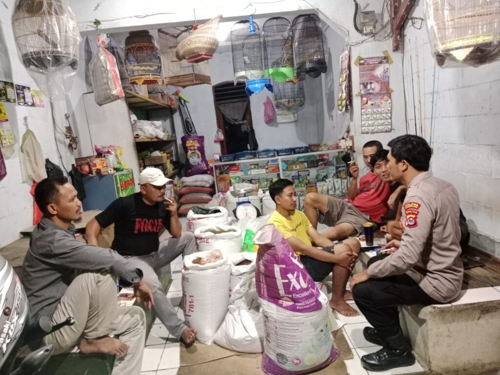 Patroli Dialogis Unit Samapta Polsek Saketi Antisipasi Tindak Kriminalitas di Lingkungan Masyarakat 3 WhatsApp Image 2024 07 04 at 19.48.18