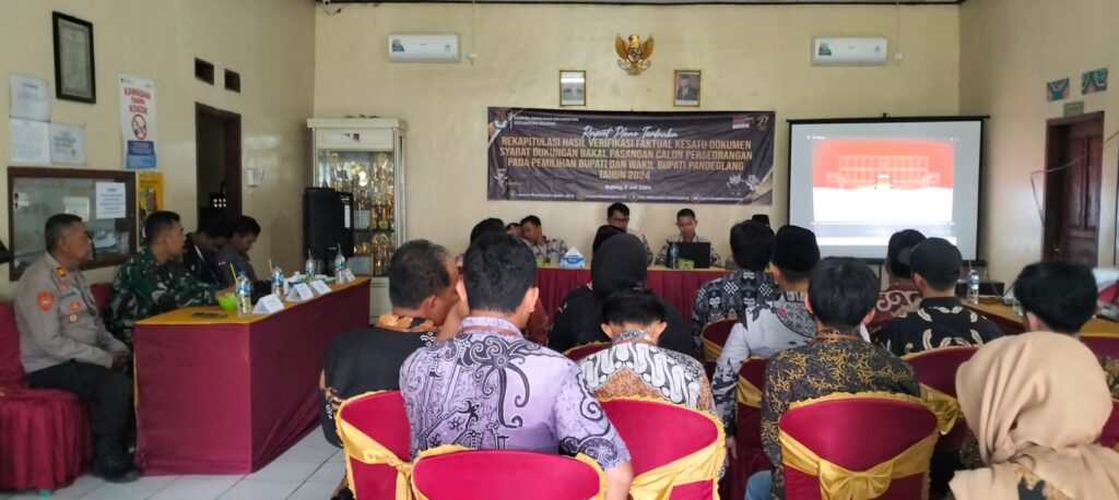 Polsek Bojong Polres Pandeglang Hadiri Rapat Pleno Terbuka Hasil Rekapitulasi Verifikasi Calon Perseorangan Pilkada 10 WhatsApp Image 2024 07 08 at 16.02.22