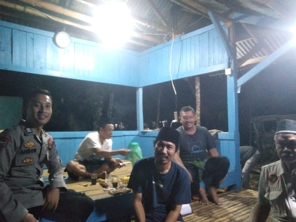 Polsek Cikedal Sambangi RT/RW dan Tokoh di Kecamatan Cikedal 8 WhatsApp Image 2024 07 13 at 02.27.19