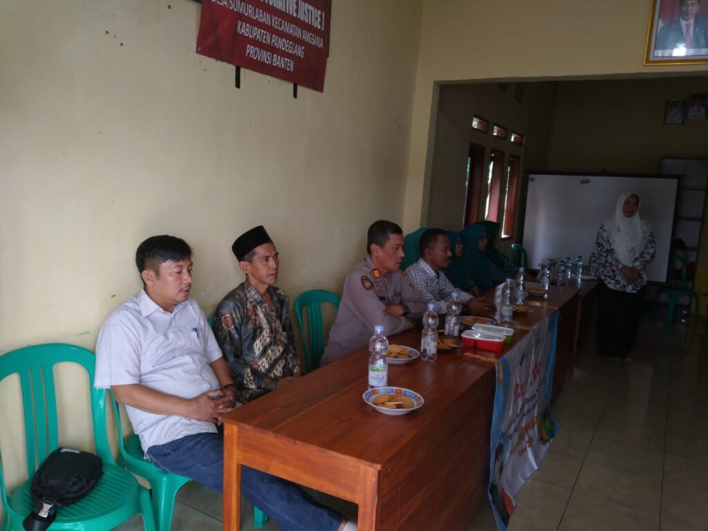 Kapolsek Angsana Polres Pandeglang Hadiri Monitoring dan Evaluasi Pelaksanaan Kegiatan Pemberian Makanan Tambahan (PMT) kepada Ibu Hamil dan Balita Desa Sumurlaban 7 WhatsApp Image 2024 07 20 at 23.06.15