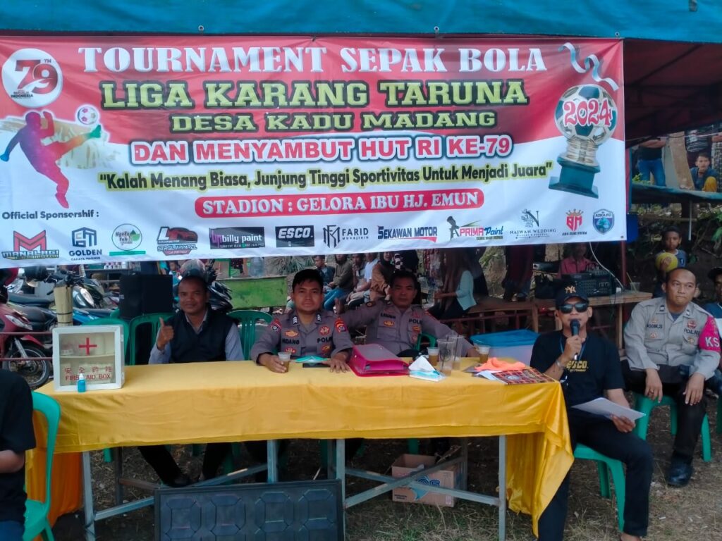 Personil Polsek Cimanuk Polres Pandeglang Lakukan Pengamanan Pertandingan Sepak Bola di Desa Kadumadang 1 WhatsApp Image 2024 07 22 at 18.29.57