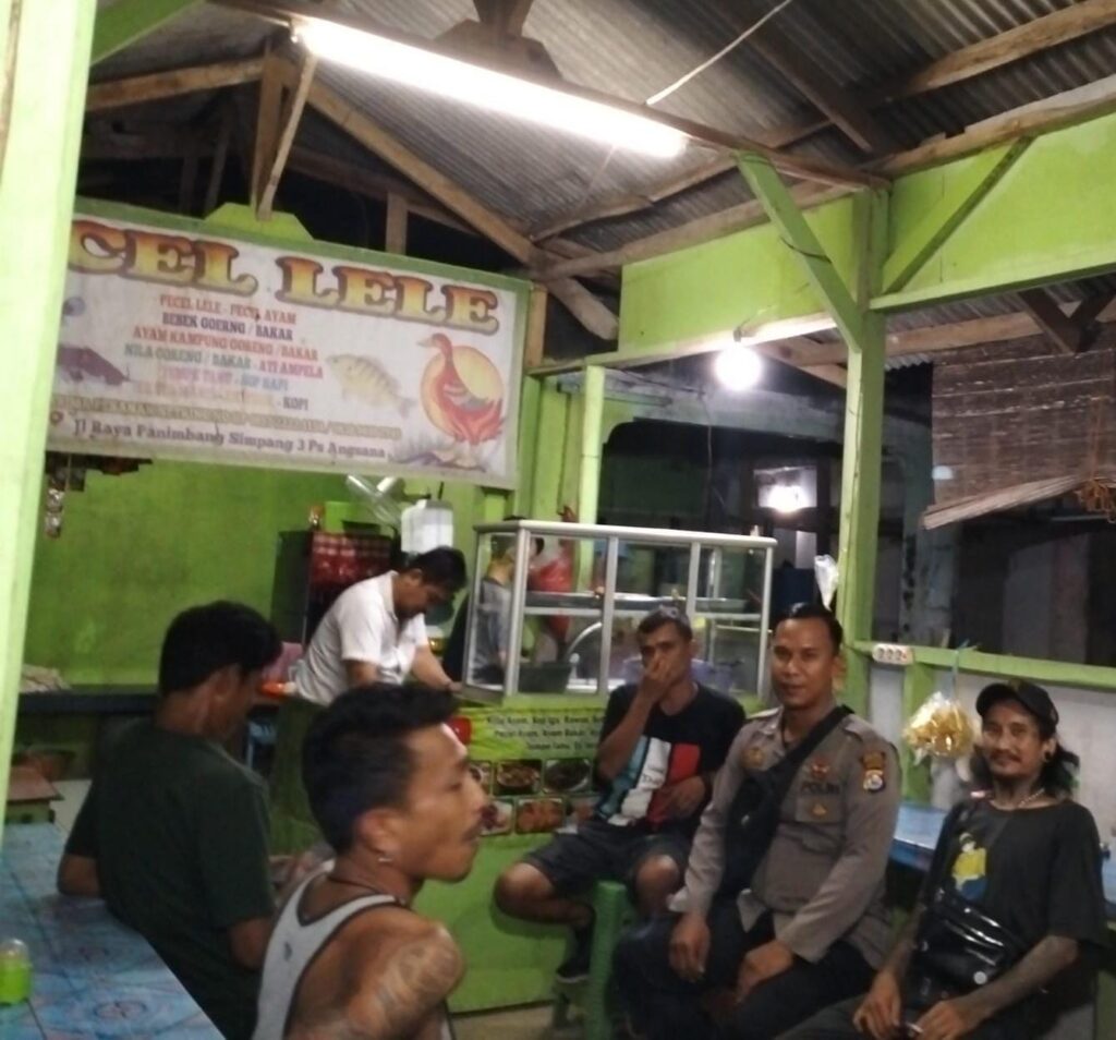 Laksanakan Patroli Dialogis, Bhabinkamtibmas Polsek Angsana Polres Pandeglang Brigadir Jumhani Sampaikan Pesan Kamtibmas 8 WhatsApp Image 2024 07 22 at 21.35.11