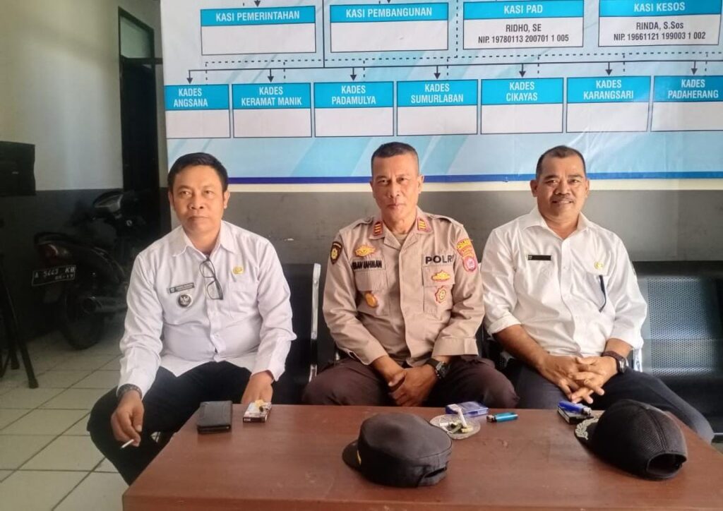 Kapolsek Angsana Sambangi Kepala Desa Kramatmanik 1 WhatsApp Image 2024 07 25 at 20.56.26