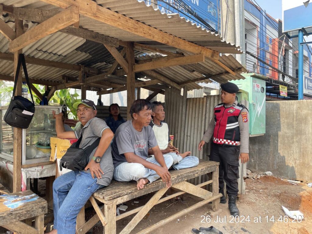 Sat Samapta Polres Pandeglang Gelar Patroli Dialogis Himbauan Terhadap Pengguna Ojek di Terminal Kadubanen 8 WhatsApp Image 2024 07 26 at 17.18.14