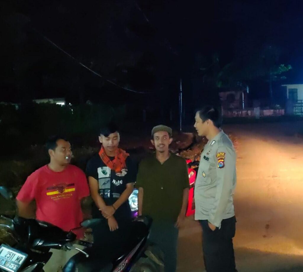 Polsek Cibaliung Gelar Patroli Malam Cegah Balap Liar dan Kejahatan 2 WhatsApp Image 2024 07 28 at 01.49.37