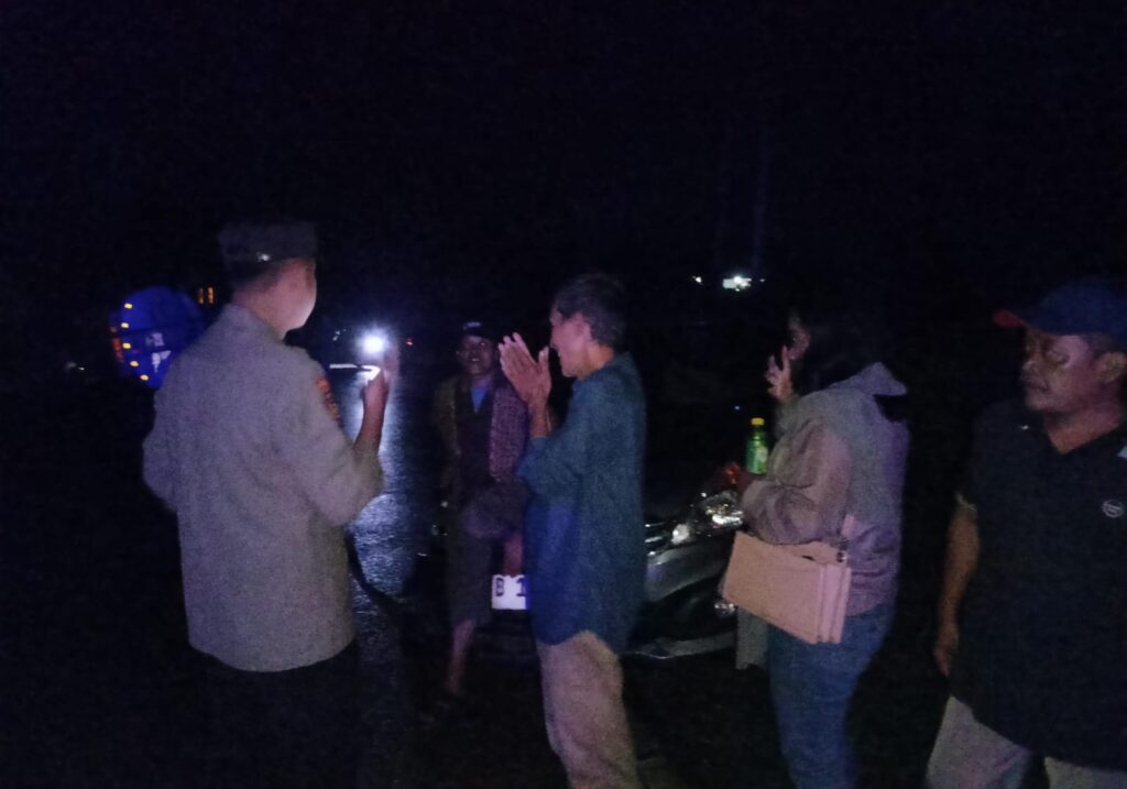 Polsek Bojong Polres Pandeglang Menggelar Patroli Malam Guna Antisipasi Tindak Kriminal 3C 8 WhatsApp Image 2024 07 29 at 06.46.51
