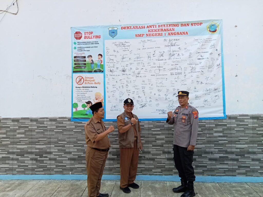 Kapolsek Angsana Sambangi Kepala SMPN 1 Angsana Sdr. Didin 6 WhatsApp Image 2024 07 29 at 21.34.18