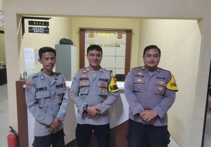 Anggota Piket Polsek Angsana Polres Pandeglang Laksanakan Siap Siaga Mako 4 WhatsApp Image 2024 07 29 at 21.34.47