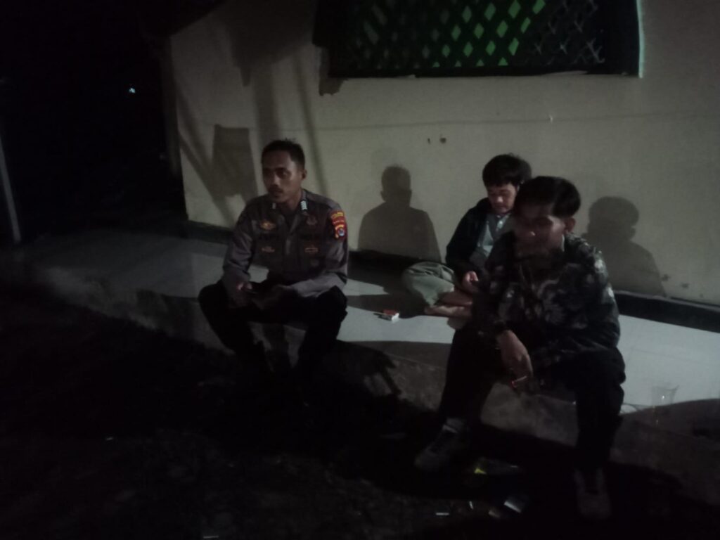 Polsek Cikedal Sambangi Remaja Nongkrong, Antisipasi Kenakalan Remaja 3 IMG 20240811 WA0013