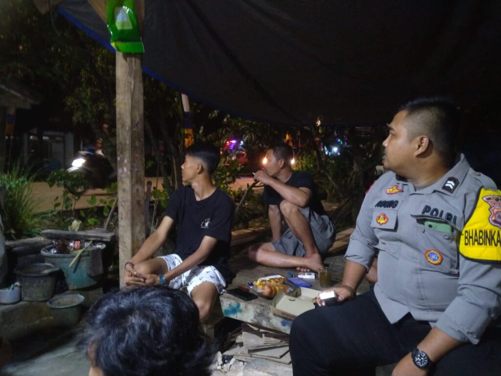 Sambang Door to Door, Upaya Bhabinkamtibmas Polsek Angsana Polres Pandeglang Dekatkan Diri dengan Masyarakat 7 IMG 20240811 WA0019