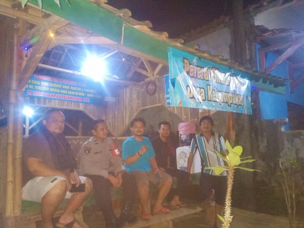 Kontrol Pos Ronda, Polsek Menes Himbau Untuk Tetap Waspada 9 WhatsApp Image 2024 07 31 at 15.39.06