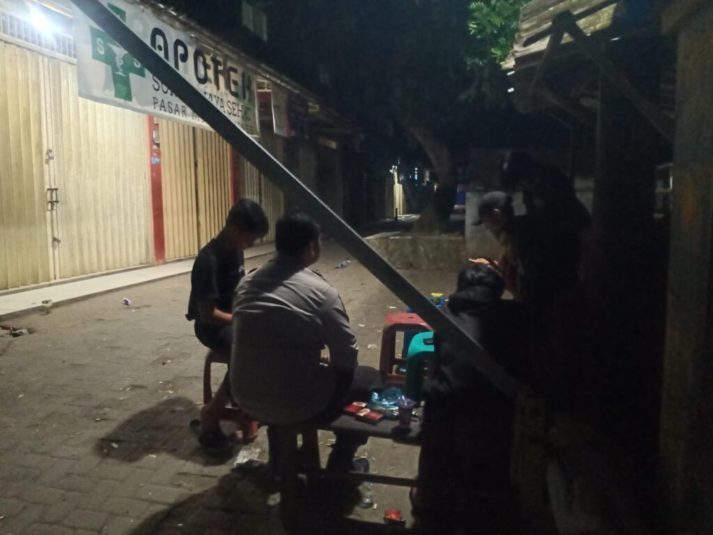 Polsek Menes Gelar Patroli Dialogis dan Himbauan Kamtibmas di Kecamatan Menes 3 WhatsApp Image 2024 07 31 at 15.42.51