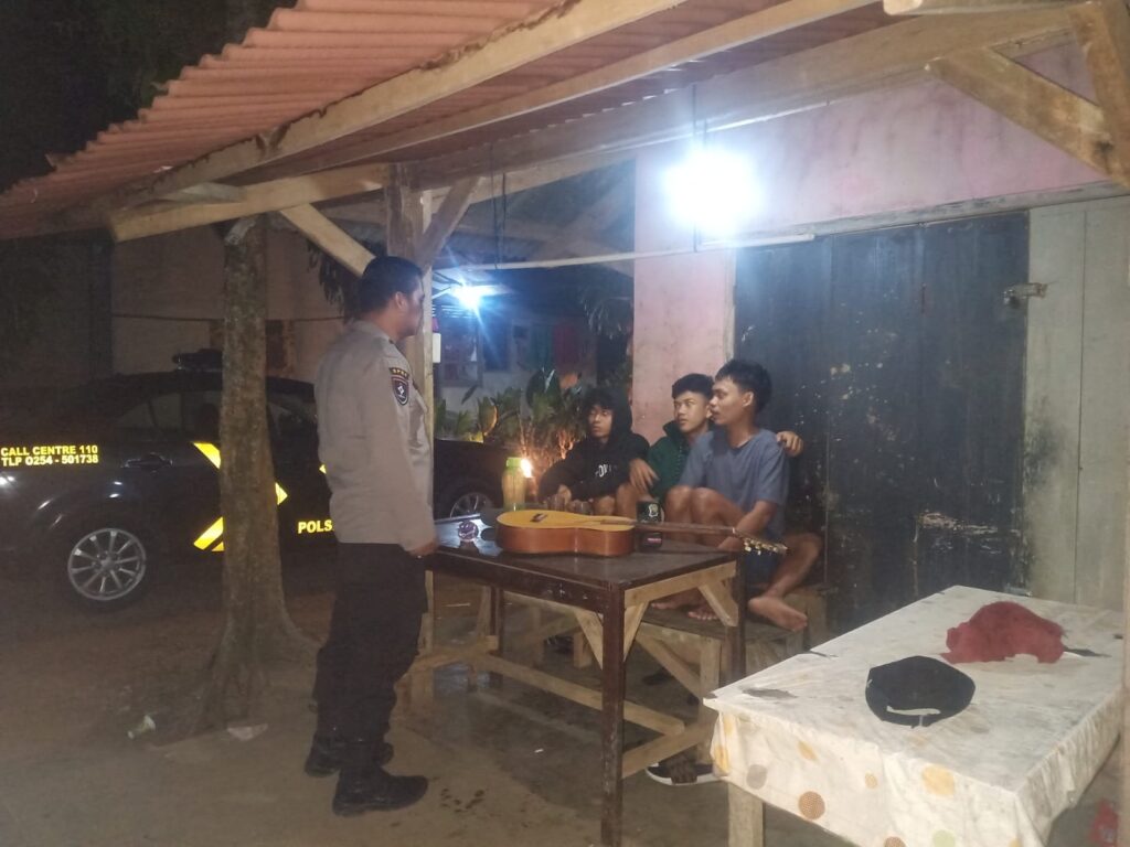 Polsek Menes Himbau Pemuda Nongkrong, Berikan Himbauan Kamtibmas 5 WhatsApp Image 2024 07 31 at 15.45.34