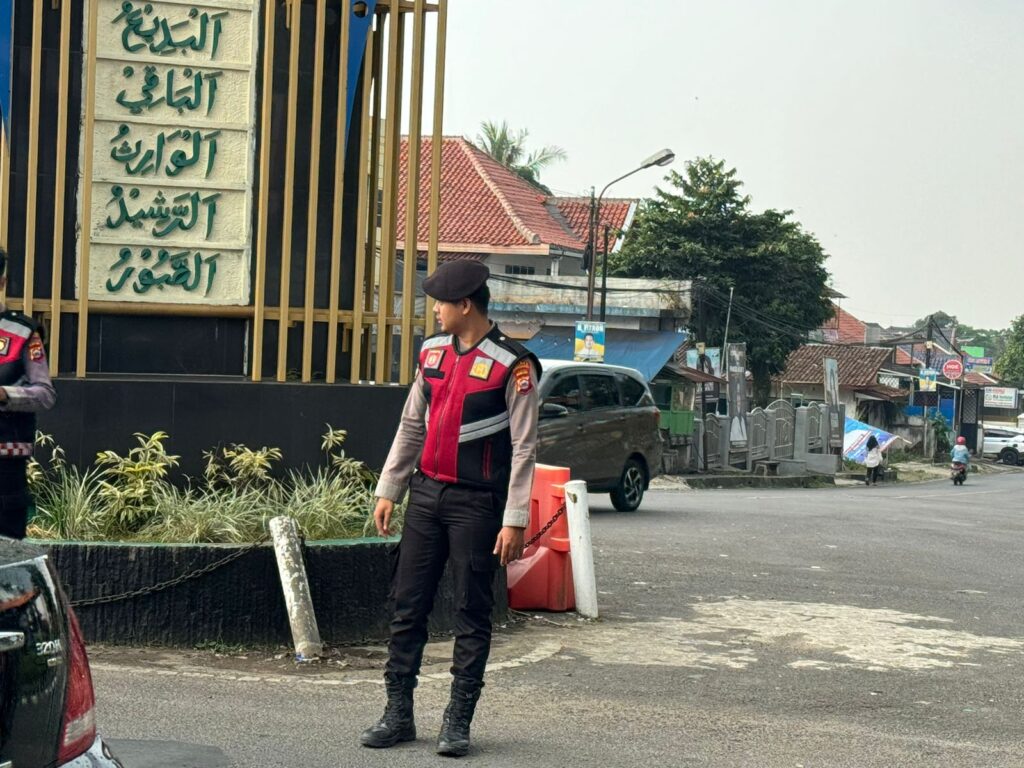 Sat Samapta Polres Pandeglang Gelar Pengaturan Lalu Lintas Akhir Pekan 2 WhatsApp Image 2024 08 02 at 17.08.22