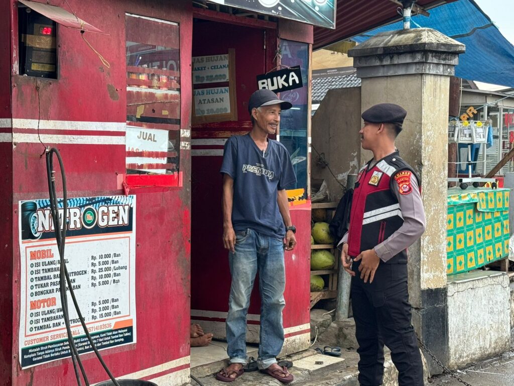 Patroli Dialogis oleh Sat Samapta Polres Pandeglang di SPBU Kadubanen 1 WhatsApp Image 2024 08 02 at 17.08.23
