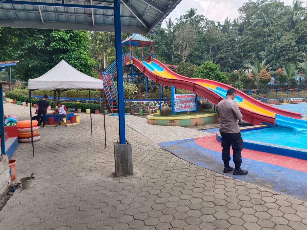 Polsek Menes Pandeglang Gelar Kontrol Tempat Wisata Kolam Renang 2 WhatsApp Image 2024 08 03 at 17.40.12