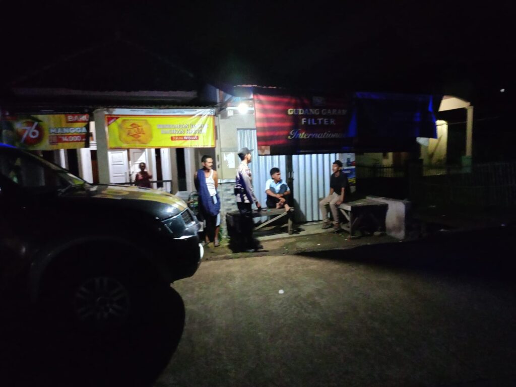 Cegah Gangguan Kamtibmas Malam Hari, Personil Polsek Jiput Rutin Laksanakan Patroli 8 WhatsApp Image 2024 08 03 at 21.23.26