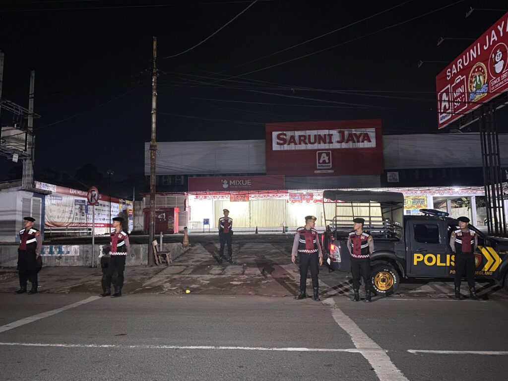 Sat Samapta Polres Pandeglang Laksanakan Patroli di Alfamart Saruni 6 WhatsApp Image 2024 08 04 at 06.04.27 2