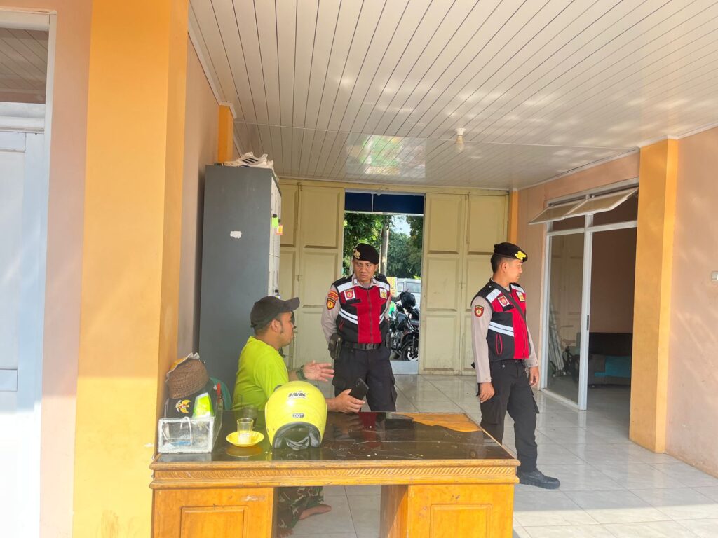 Sat Samapta Polres Pandeglang Gelar Patroli Dialogis di Stadion Badak 6 WhatsApp Image 2024 08 04 at 17.33.40 1