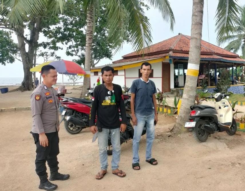 Personil Polsek Carita, Bripka Yohan, Laksanakan Patroli Wisata dan Beri Himbauan kepada Penjaga Parkir di Pantai Kodok 3 WhatsApp Image 2024 08 10 at 06.21.54