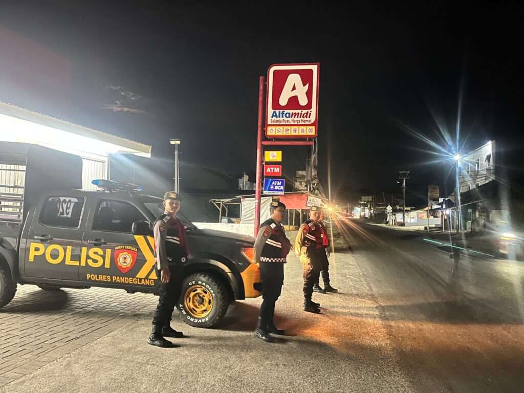 Sat Samapta Polres Pandeglang Gelar Patroli Dialogis Malam, Dipimpin Kasat Samapta IPTU Akbar 9 WhatsApp Image 2024 08 29 at 05.21.29 1