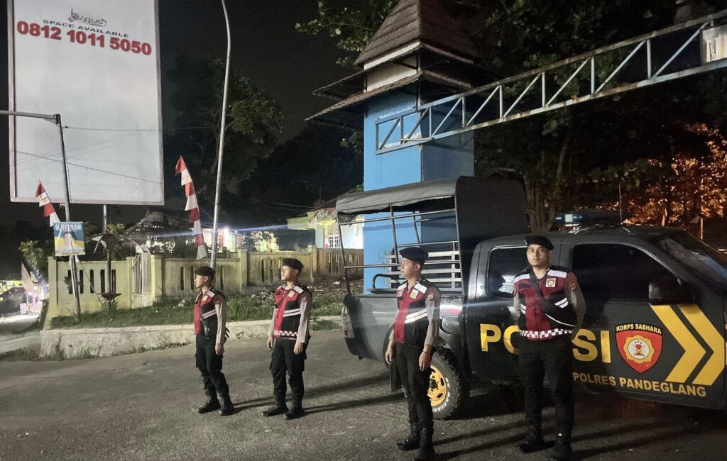 Sat Samapta Polres Pandeglang Gelar Patroli Malam Dialogis di Terminal Kadubanen, Cegah Maraknya Aksi C3 7 WhatsApp Image 2024 08 29 at 05.21.29
