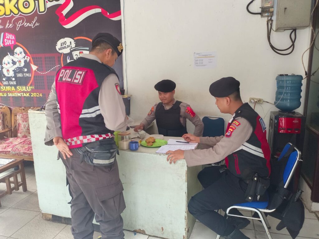 Sat Samapta Polres Pandeglang Gelar Pengamanan di Kantor KPU Kabupaten Pandeglang dalam Rangka Operasi Mantap Praja 2024 3 WhatsApp Image 2024 09 01 at 16.15.33 1