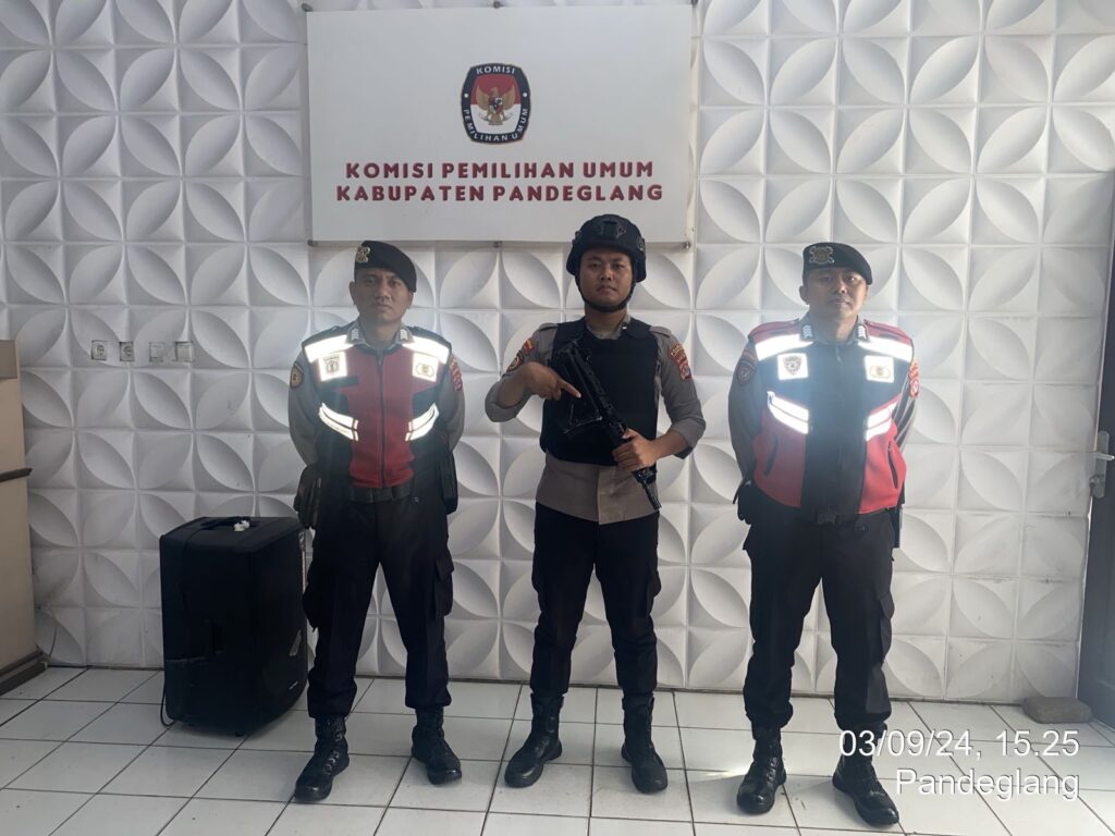 Sat Samapta Polres Pandeglang Jamin Keamanan Kantor Bawaslu selama Tahapan Pilkada 4 WhatsApp Image 2024 09 03 at 17.07.43 1