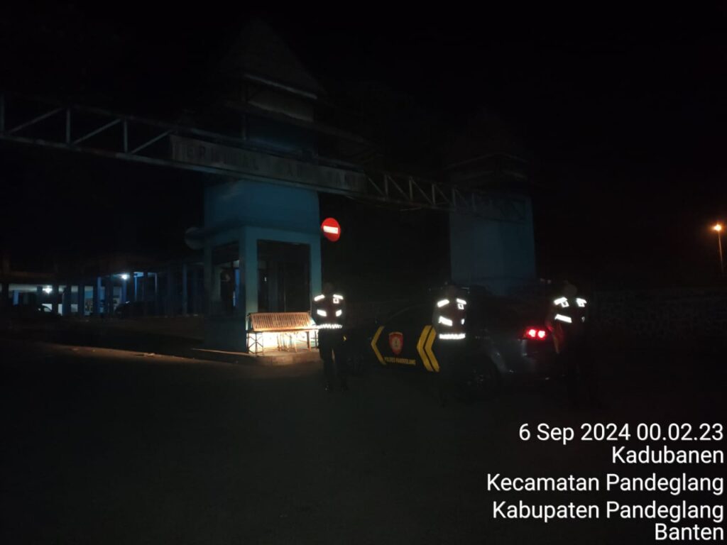 Sat Samapta Polres Pandeglang Gelar Patroli di Terminal Kadubanen, Jaga Kondusifitas Wilayah 3 WhatsApp Image 2024 09 06 at 05.13.57 1