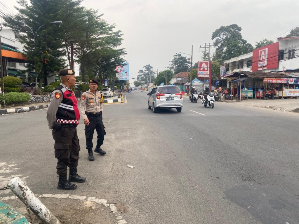 Kasat Samapta Polres Pandeglang Gelar Strong Point Pagi di Persimpangan Cigadung, Jamin Keamanan 5 WhatsApp Image 2024 09 06 at 10.39.30