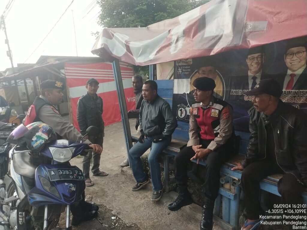 Sat Samapta Polres Pandeglang Sambangi Tukang Ojek di Pasar Badak, Sampaikan Himbauan Kamtibmas Antisipasi Curanmor 9 WhatsApp Image 2024 09 06 at 18.01.01