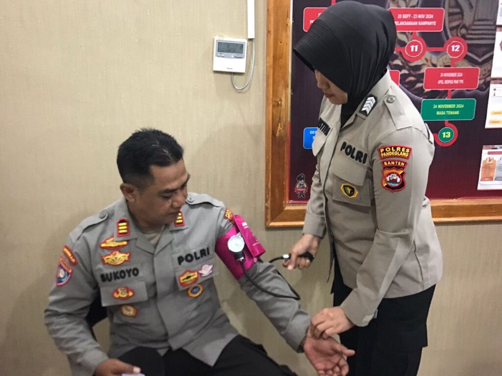 Sidokkes Polres Pandeglang Gelar Pemeriksaan Kesehatan untuk Personel Ops Mantap Praja 2024 10 WhatsApp Image 2024 09 07 at 08.51.27