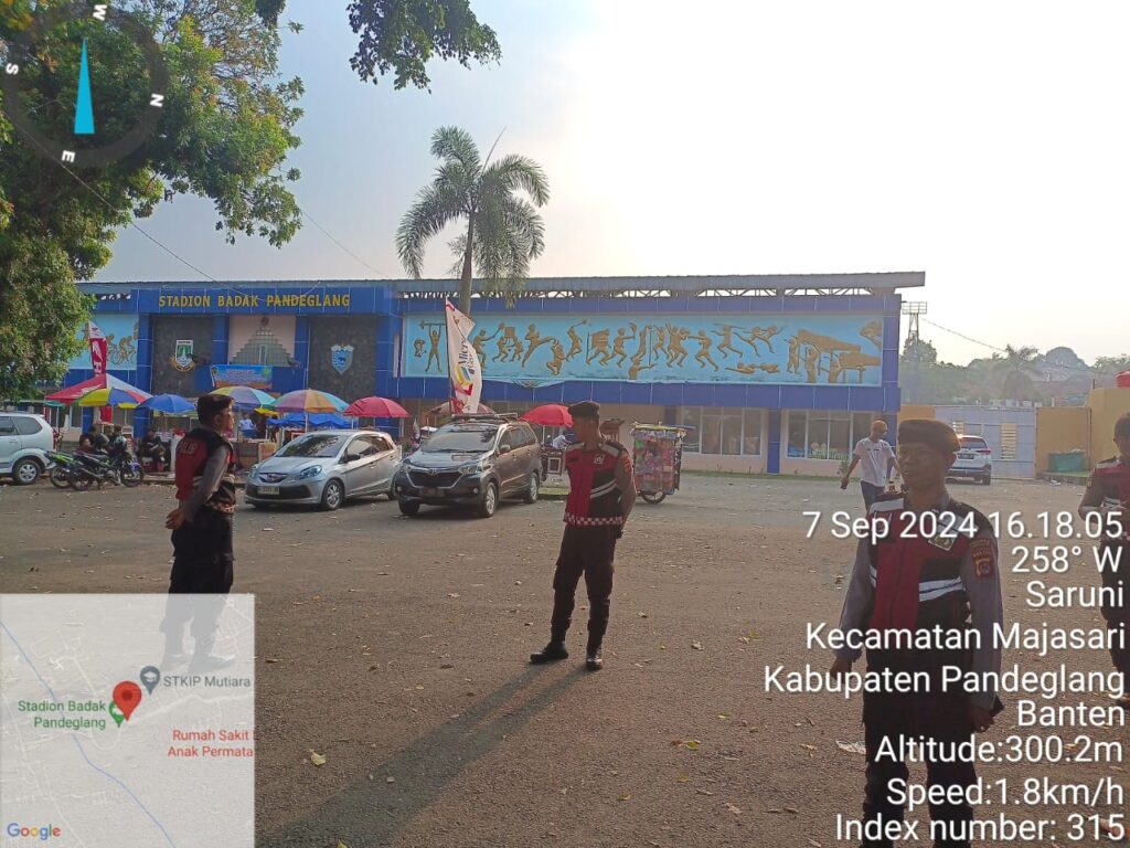 Sat Samapta Polres Pandeglang Gelar Patroli di Stadion Badak Pandeglang, Berikan Kenyamanan kepada Pengunjung 8 WhatsApp Image 2024 09 07 at 16.47.56